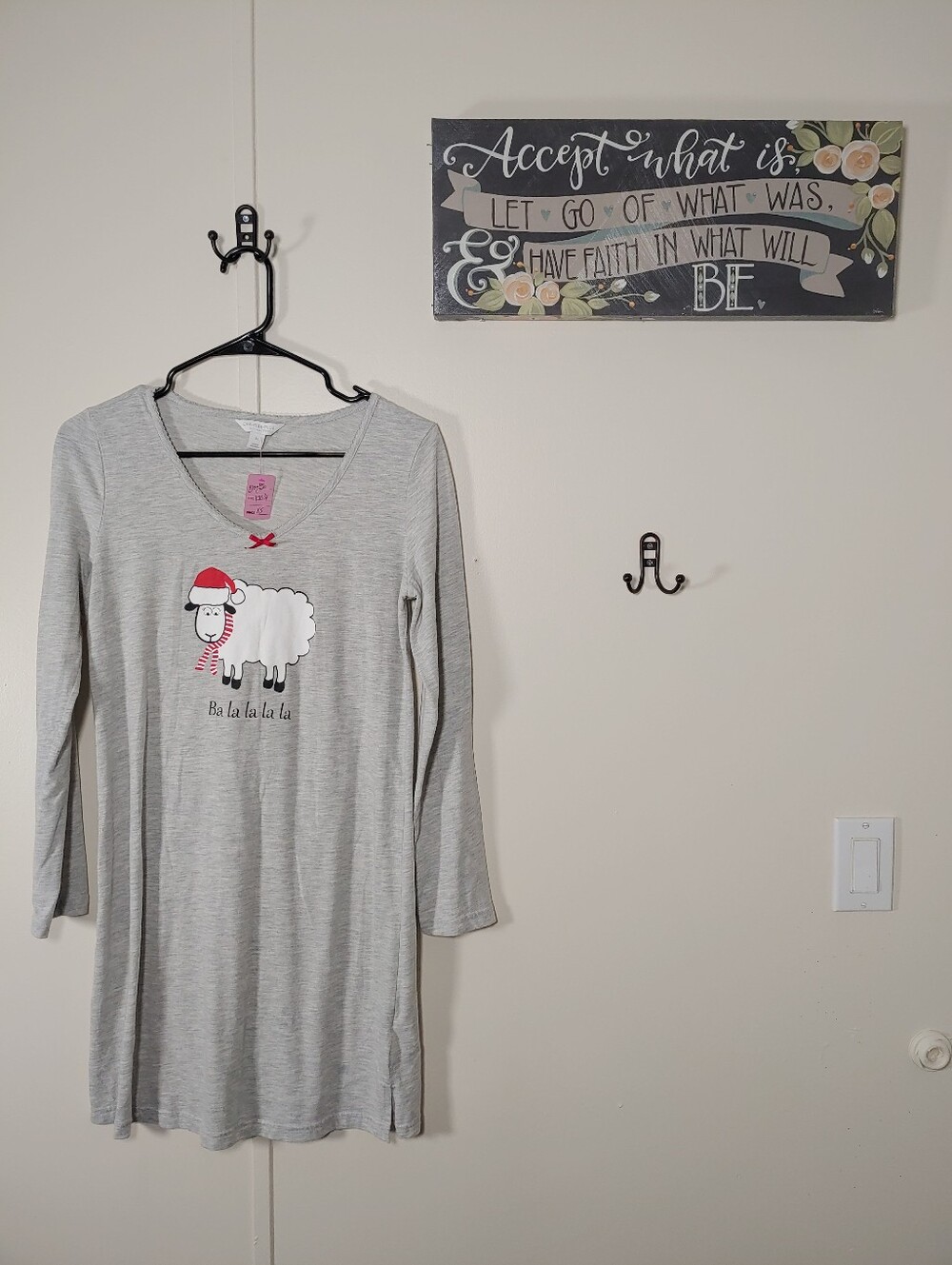 Adorable Grey XS Charter Club Christmas long Sleeve Nightshirt
